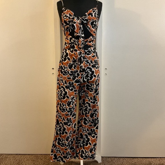 ☀️Leith Linen Stretch Blend Floral Tie Cutout Flared Jumpsuit Tan/White/Black M - Picture 2 of 9